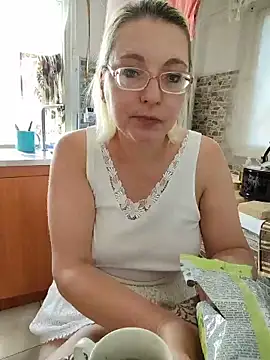 Snapshot of VikaKing chatting on June 16, 2026, 12:19 pm VikaKing online show from June 16, 2026, 12:19 pm