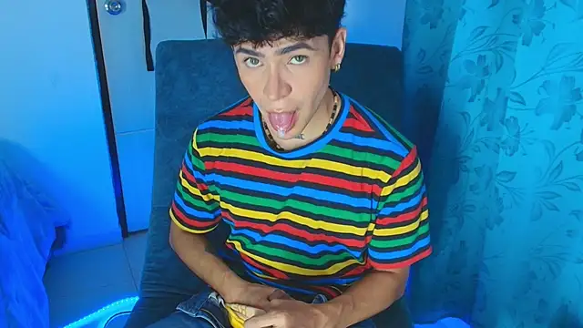 CamiiGuzmanX online show from June 22, 2026, 9:34 pm