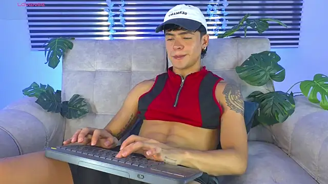 CamiiGuzmanX online show from July 10, 2026, 8:55 pm