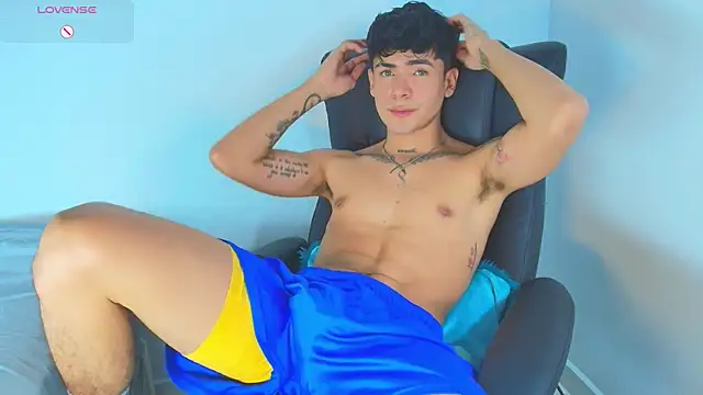 CamiiGuzmanX online show from August 4, 2026, 11:07 pm