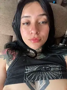 Snapshot of Rouse_07 chatting on September 30, 2025, 4:23 pm Rouse 07 online show from September 30, 2025, 4:23 pm