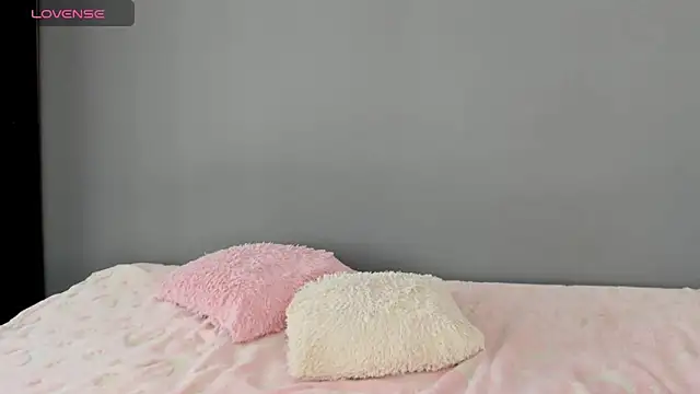 Snapshot of AntonellaaRossii chatting on September 21, 2025, 2:08 pm AntonellaaRossii online show from September 21, 2025, 2:08 pm