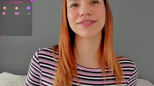 Snapshot of AntonellaaRossii chatting on September 29, 2025, 1:27 pm AntonellaaRossii online show from September 29, 2025, 1:27 pm