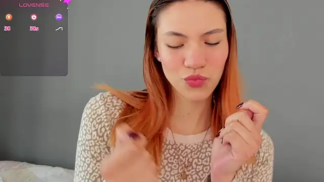 Snapshot of AntonellaaRossii chatting on October 9, 2025, 1:09 pm AntonellaaRossii online show from October 9, 2025, 1:09 pm