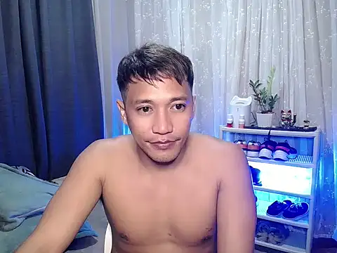 Snapshot of WildhunterMark chatting on July 16, 2026, 6:47 pm WildhunterMark online show from July 16, 2026, 6:47 pm
