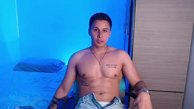 valentinosex1 online show from January 7, 2026, 9:17 pm