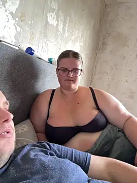 CurvyPaar2 online show from June 14, 2026, 12:18 pm