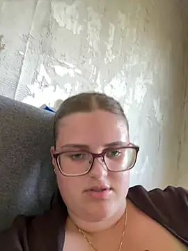 Snapshot of CurvyPaar2 chatting on June 24, 2026, 12:15 pm CurvyPaar2 online show from June 24, 2026, 12:15 pm