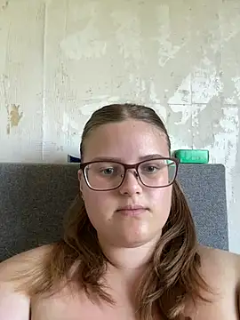 Snapshot of CurvyPaar2 chatting on June 26, 2026, 1:48 pm CurvyPaar2 online show from June 26, 2026, 1:48 pm