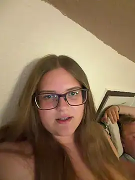 Snapshot of CurvyPaar2 chatting on August 5, 2026, 7:28 pm CurvyPaar2 online show from August 5, 2026, 7:28 pm