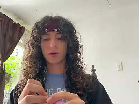 Snapshot of camille_delrey chatting on October 16, 2025, 4:41 pm camille delrey online show from October 16, 2025, 4:41 pm