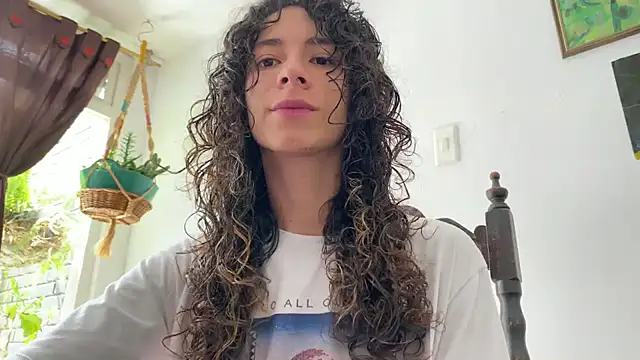 camille delrey online show from December 18, 2025, 4:35 pm