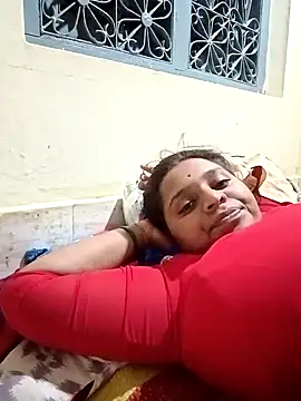 Hot crety online show from October 8, 2025, 3:53 pm