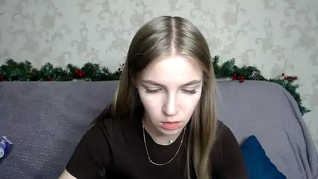 HitGyrl online show from December 16, 2025, 4:34 pm