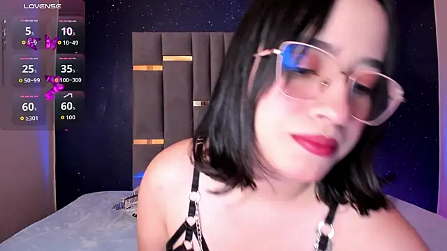 Snapshot of SweetAnya01 chatting on November 12, 2025, 4:13 am SweetAnya01 online show from November 12, 2025, 4:13 am