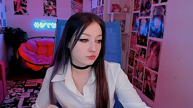 Snapshot of LiliLuna chatting on September 20, 2025, 10:05 am LiliLuna online show from September 20, 2025, 10:05 am