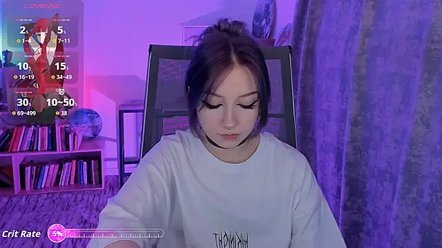 Snapshot of LiliLuna chatting on October 10, 2025, 10:47 am LiliLuna online show from October 10, 2025, 10:47 am