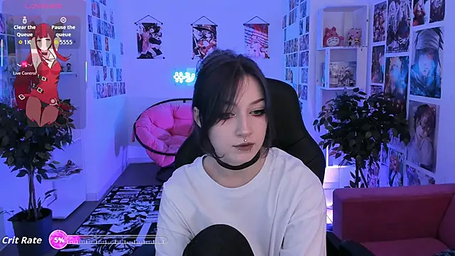 Snapshot of LiliLuna chatting on October 19, 2025, 4:07 pm LiliLuna online show from October 19, 2025, 4:07 pm