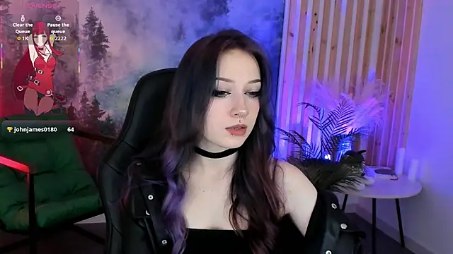 Snapshot of LiliLuna chatting on November 6, 2025, 1:12 pm LiliLuna online show from November 6, 2025, 1:12 pm