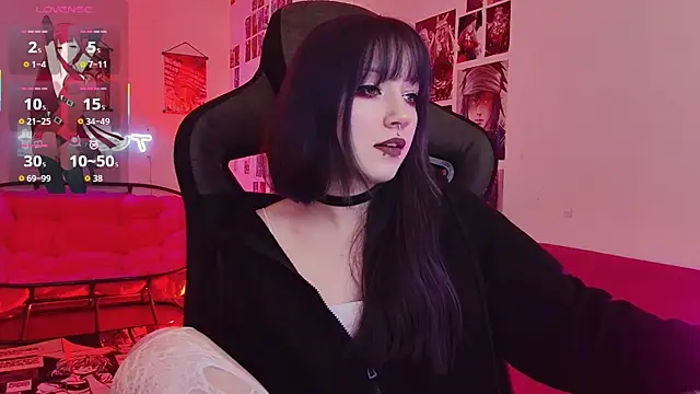 LiliLuna online show from December 16, 2025, 1:05 pm