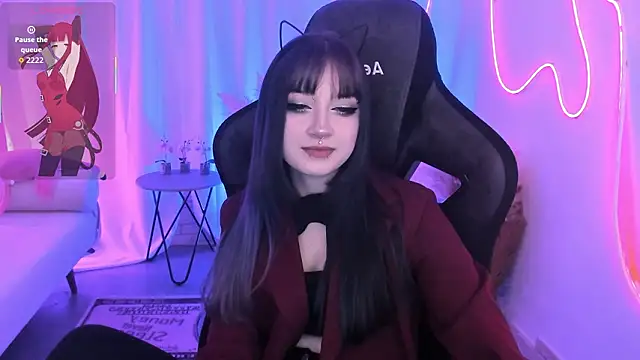 LiliLuna online show from February 7, 2026, 12:09 pm