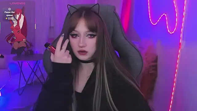 LiliLuna online show from March 18, 2026, 1:25 pm