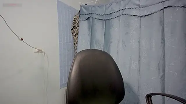 Snapshot of _Sara_768 chatting on October 12, 2025, 2:21 am Sara 768 online show from October 12, 2025, 2:21 am