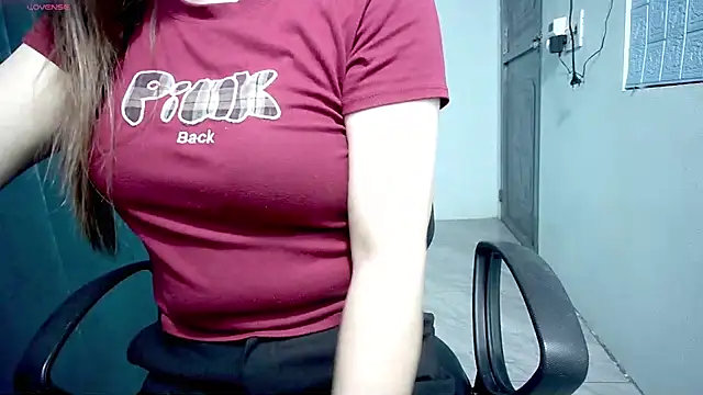 Snapshot of _Sara_768 chatting on November 16, 2025, 8:58 pm Sara 768 online show from November 16, 2025, 8:58 pm