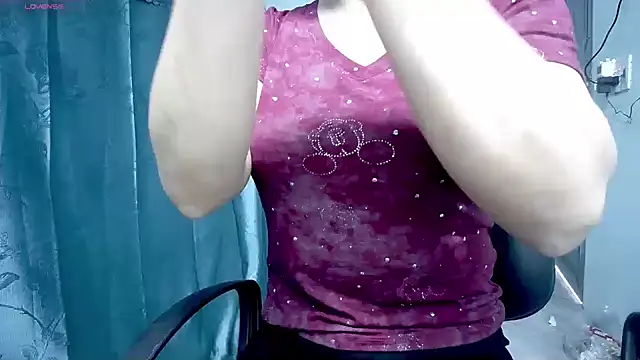 Snapshot of _Sara_768 chatting on December 1, 2025, 8:19 am Sara 768 online show from December 1, 2025, 8:19 am