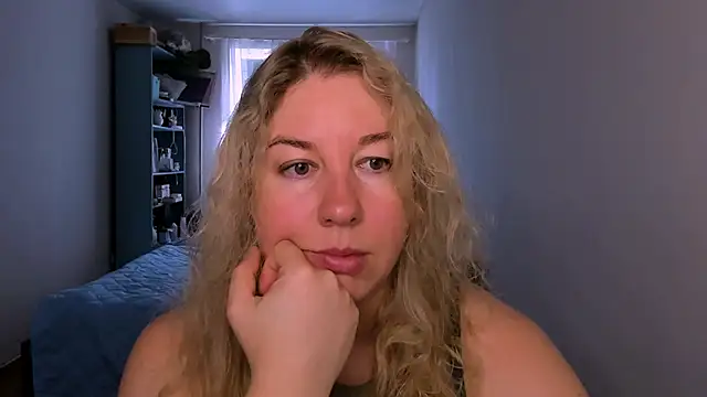 NancySanders online show from June 14, 2026, 5:53 am