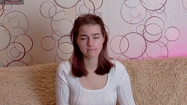 ElzaBlis online show from September 12, 2025, 3:56 pm