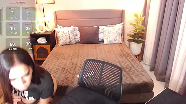 Snapshot of MilaHarperr chatting on September 27, 2025, 2:49 am MilaHarperr online show from September 27, 2025, 2:49 am