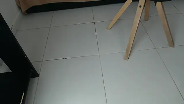 Snapshot of Michellee_20 chatting on October 10, 2025, 1:32 pm Michellee 20 online show from October 10, 2025, 1:32 pm