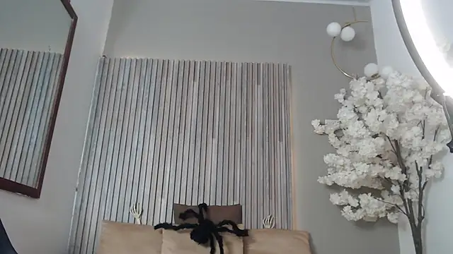 Snapshot of Michellee_20 chatting on October 12, 2025, 1:10 pm Michellee 20 online show from October 12, 2025, 1:10 pm