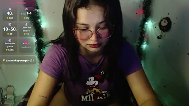 Snapshot of nice_oussy chatting on December 16, 2025, 10:59 pm nice oussy online show from December 16, 2025, 10:59 pm