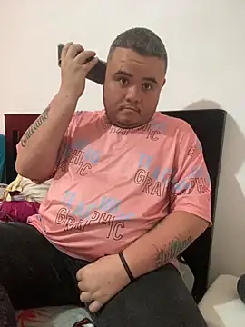 Snapshot of Chimbo-1996 chatting on September 17, 2025, 6:31 pm Chimbo-1996 online show from September 17, 2025, 6:31 pm