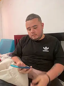 Snapshot of Chimbo-1996 chatting on October 13, 2025, 7:03 pm Chimbo-1996 online show from October 13, 2025, 7:03 pm