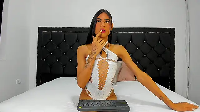 Snapshot of LissyAndrade chatting on October 24, 2025, 7:54 pm LissyAndrade online show from October 24, 2025, 7:54 pm