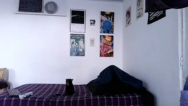 Snapshot of plutonbluemooon333 chatting on January 6, 2026, 5:27 pm plutonbluemooon333 online show from January 6, 2026, 5:27 pm