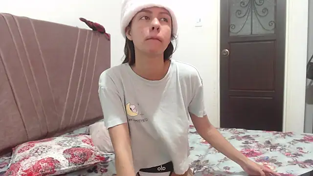 nathaly jones  online show from December 4, 2025, 12:14 pm