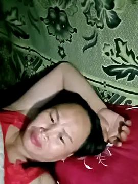 Snapshot of maple694 chatting on September 20, 2025, 2:51 pm maple694 online show from September 20, 2025, 2:51 pm