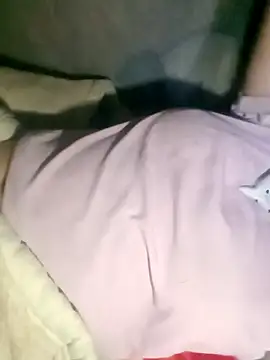 Snapshot of maple694 chatting on September 26, 2025, 6:45 pm maple694 online show from September 26, 2025, 6:45 pm