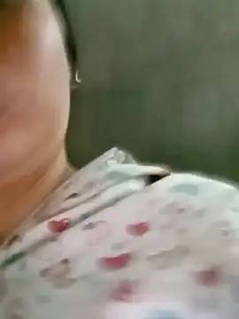 Snapshot of maple694 chatting on October 1, 2025, 1:44 am maple694 online show from October 1, 2025, 1:44 am