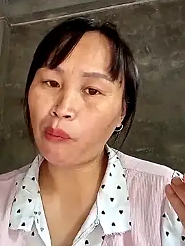 Snapshot of maple694 chatting on October 6, 2025, 3:48 am maple694 online show from October 6, 2025, 3:48 am