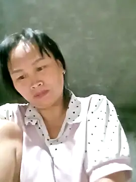 Snapshot of maple694 chatting on October 8, 2025, 1:42 pm maple694 online show from October 8, 2025, 1:42 pm