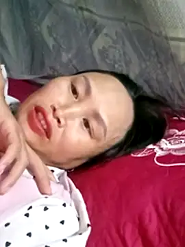 Snapshot of maple694 chatting on October 9, 2025, 2:15 pm maple694 online show from October 9, 2025, 2:15 pm