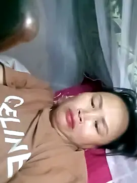 Snapshot of maple694 chatting on October 11, 2025, 12:15 pm maple694 online show from October 11, 2025, 12:15 pm