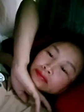 Snapshot of maple694 chatting on October 14, 2025, 12:11 am maple694 online show from October 14, 2025, 12:11 am