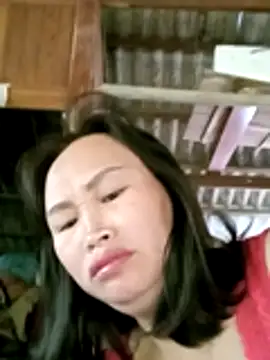 Snapshot of maple694 chatting on October 18, 2025, 1:30 am maple694 online show from October 18, 2025, 1:30 am