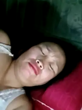 Snapshot of maple694 chatting on October 22, 2025, 11:59 pm maple694 online show from October 22, 2025, 11:59 pm